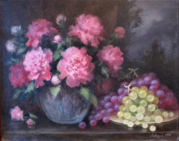 Still life with peonies and grapes. Levada Elena