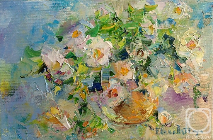 Ostraya Elena. Bouquet of white flowers