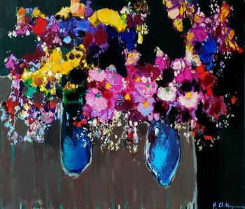 Two bright bouquets. Chatinyan Mger
