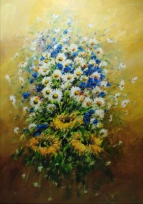Bouquet of daisies, cornflowers and sunflowers. Miftahutdinov Nail