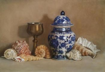 Nikolaeva Elena Alekseyevna. Still Life with Chinese Vase and Seashells
