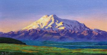 Elbrus at dawn. Ebzeev Shaharbi