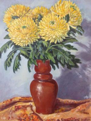 Yellow chrysanthemums. Schedrinova Tatyana