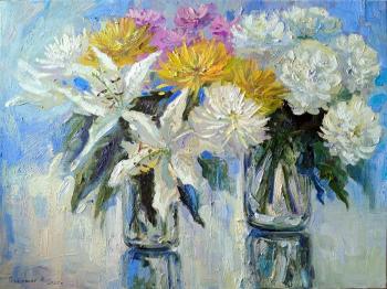 Still life with chrysanthemums and lilies. Gerasimova Natalia