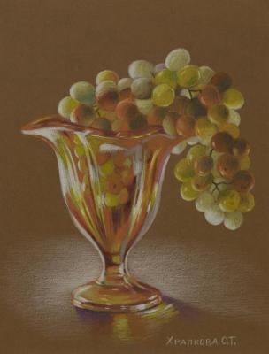 Ggrapes, bunches, cream bowl, vase, vase, glass. Khrapkova Svetlana