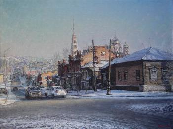 The first snow in Saratov. Simbirskaya Street