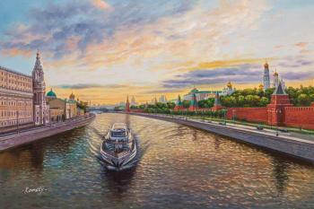 Walk along the Moscow River. View of the Kremlin and Sofia embankment. Kamskij Savelij