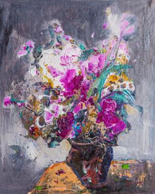 Bouquet of orchids in a vase. Gomes Liya