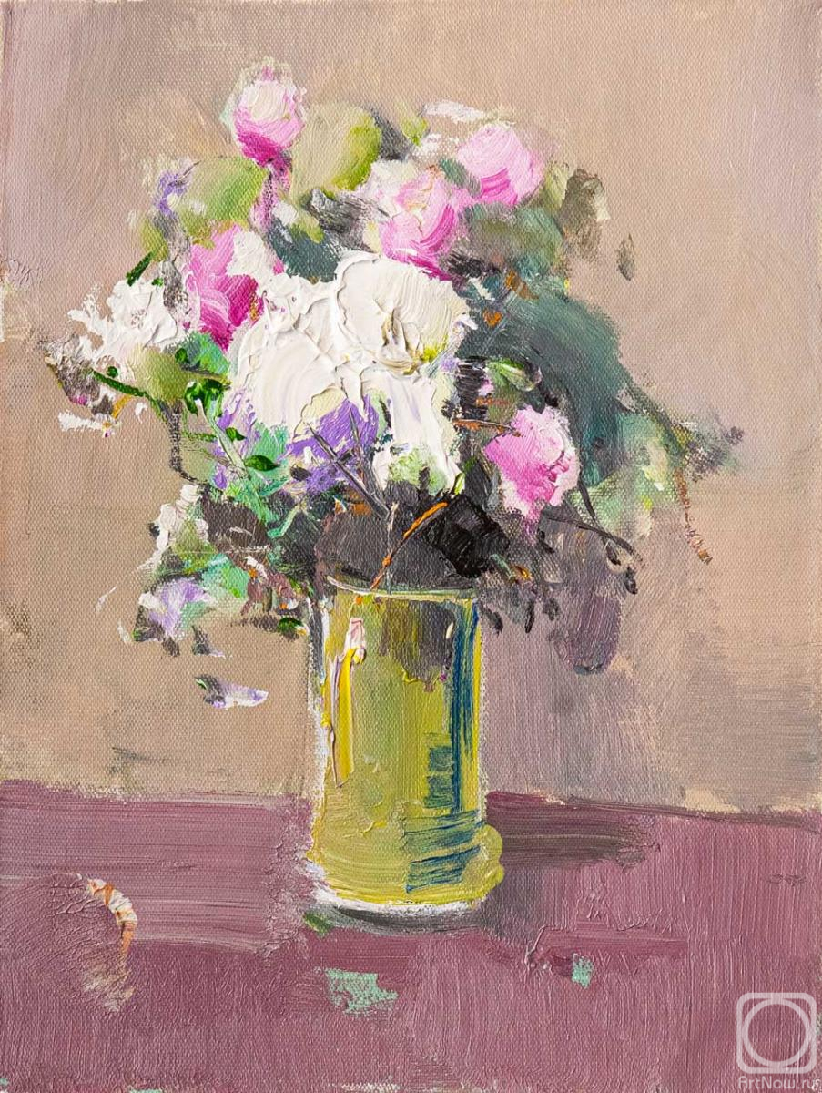 Gomes Liya. Bouquet with garden roses and orchid