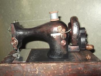 Model of an old sewing machine