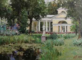 Pavlovsk Park. The Aviary Pavilion