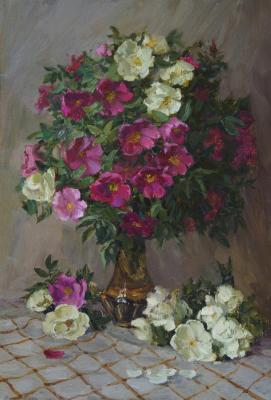 Still life with rosehip. Ivanova Natalya