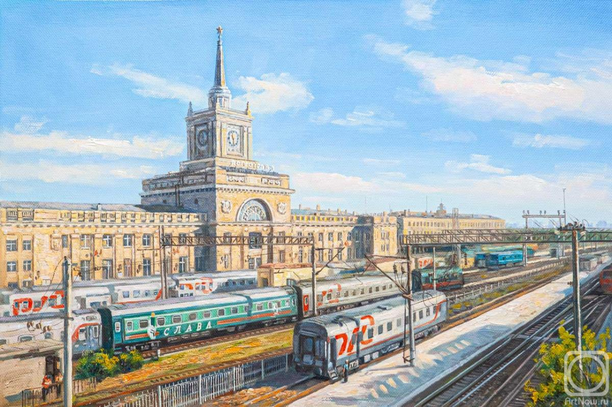Kamskij Savelij. How trains rush past ... Railway station in Volgograd