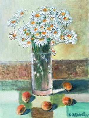 Daisies with apricots