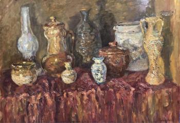 Pottery on a burgundy background. Fedotova Veronika