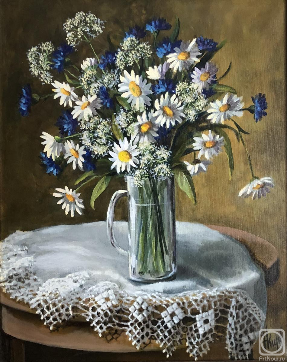 Kirilina Nadezhda. Daisies and cornflowers in a glass mug
