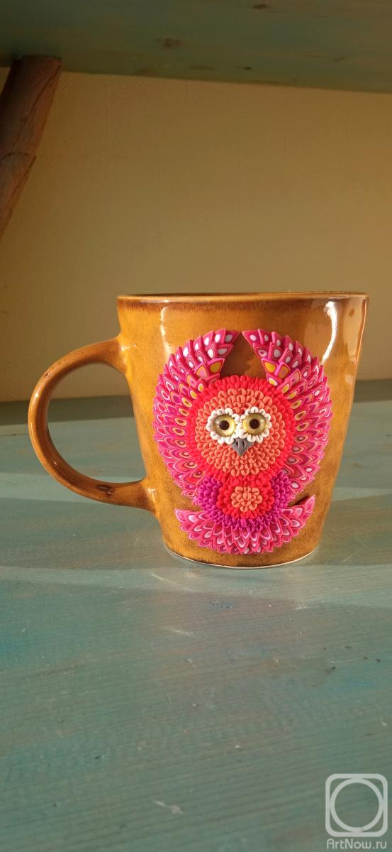 Konyaeva Olga. Owl mug red-pink