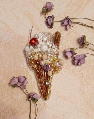Pin brooch "Ice cream with cherry"
