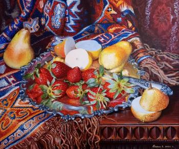 Fruits and berries on the eastern divandek. Batin Konstantin
