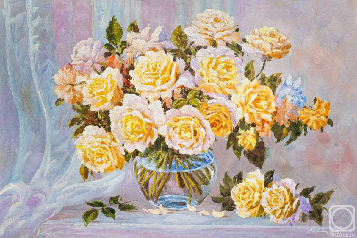 Vlodarchik Andjei. Bouquet of tea roses in a glass vase