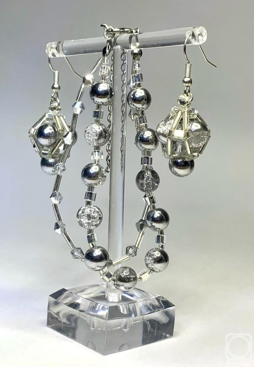 Temiraeva Alina. Handmade jewelry set "Silver drops"