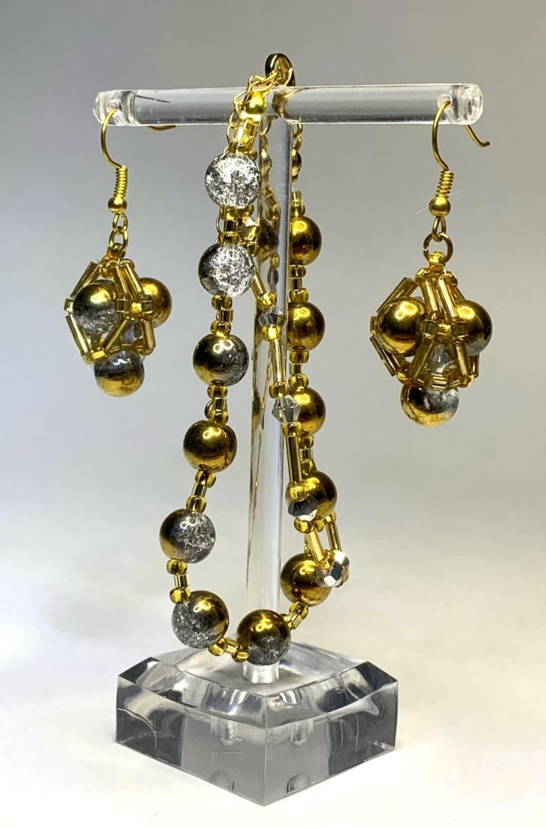 Temiraeva Alina. Handmade jewelry set "Drops of Gold"