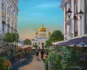 The road to the temple. Morning of September