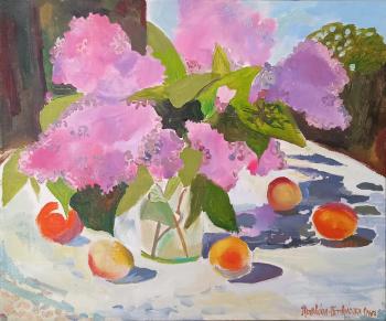 Lilac and nectarines