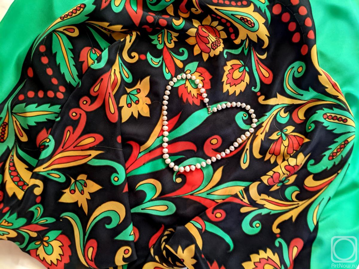 Moskvina Tatiana. Shawl shawl "Khokhloma patterns" (option)