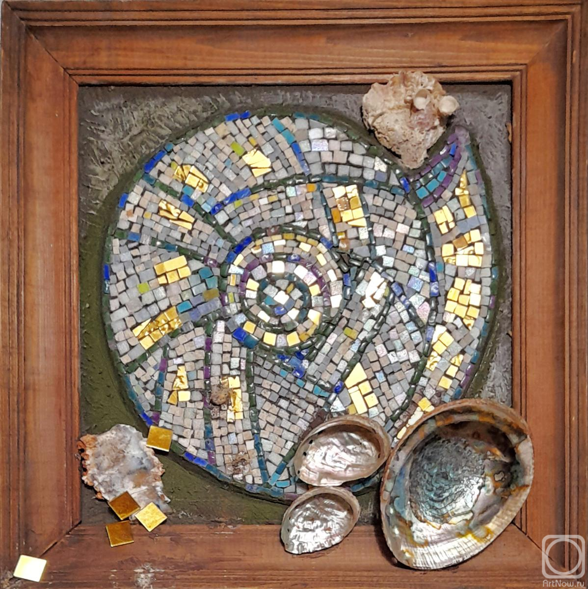 Kravchenko Tamara. Panel with seashells