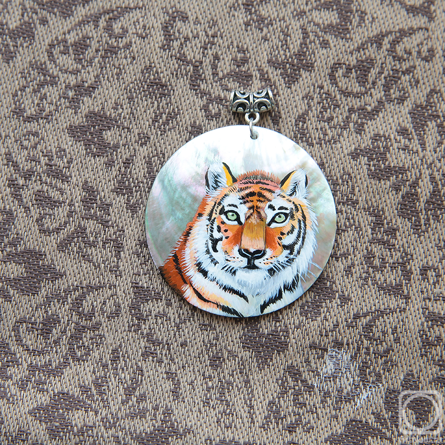 Beketova Olga. Pearl pendant "Tiger"