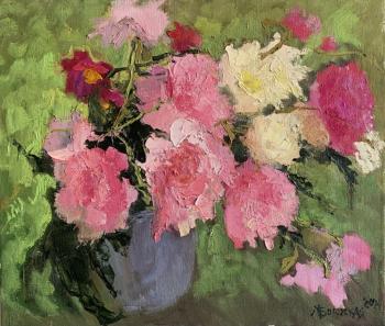 Bouquet on the grass. Bolotskaya Lyudmila