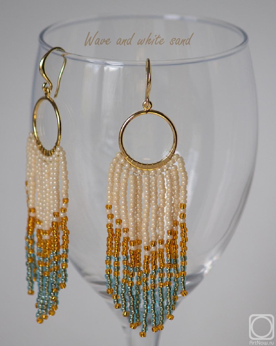 Devyatova Irina. Waves and white sand