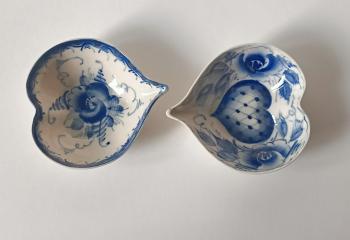 Heart-shaped rosettes "Gzhel style" (Naive Style Decor). Dobrovolskaya Gayane