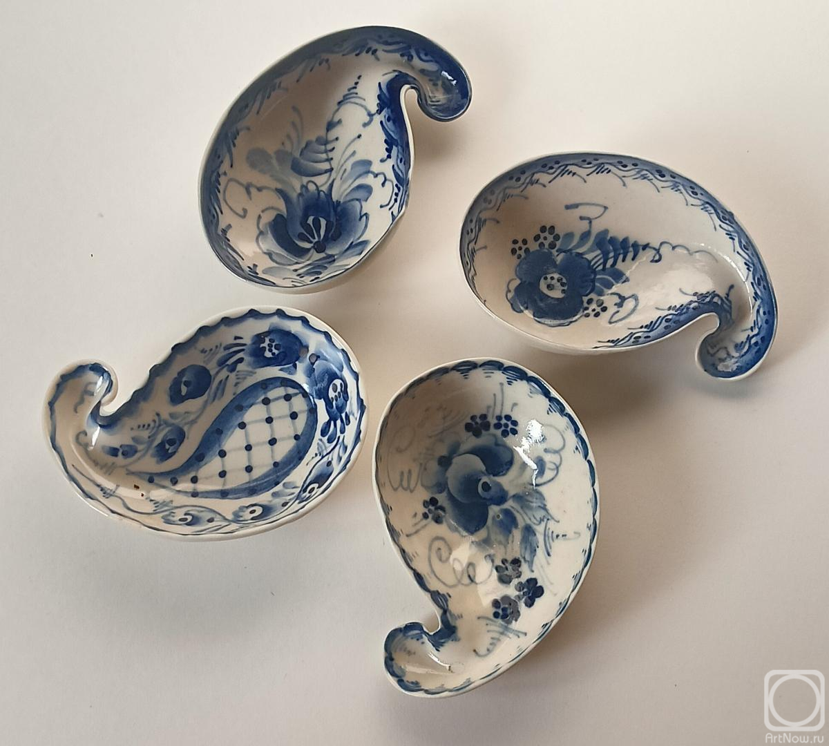 Dobrovolskaya Gayane. Gzhel-style rosettes "Turkish cucumber"