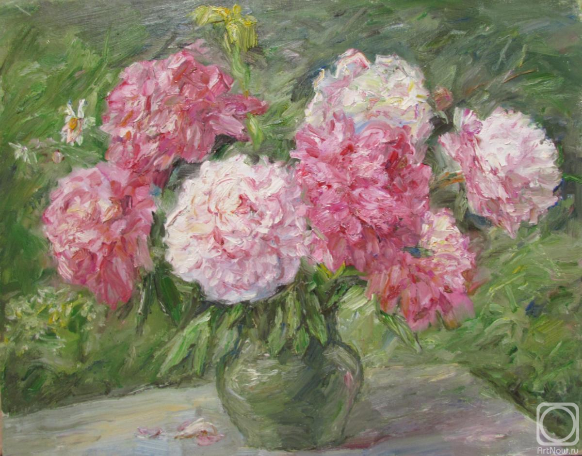 Novikova Marina. Bouquet of peonies in the garden