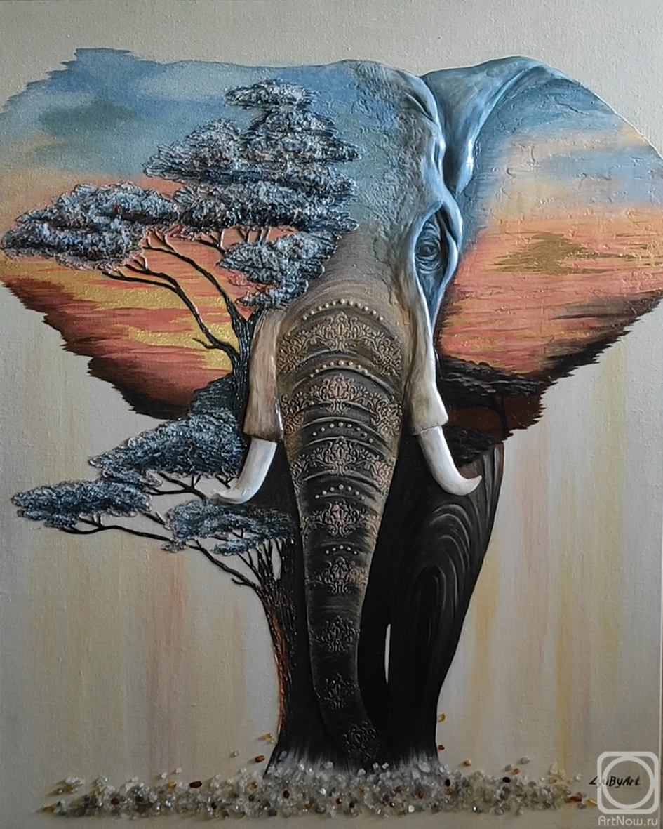Povelitsa Lyubov. An elephant in the glow of the sunset