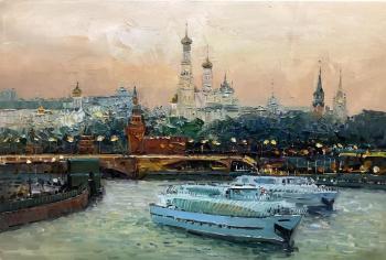 I love big cities. A river cruise with a view of the Kremlin. Vevers Christina