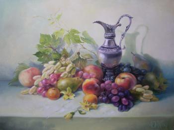 Still life with jug and grapes. Neprijatel Julia