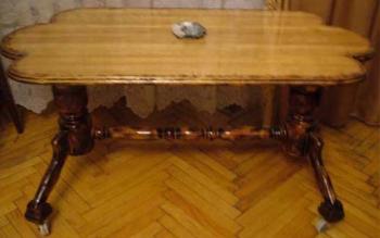 Стол декоративный