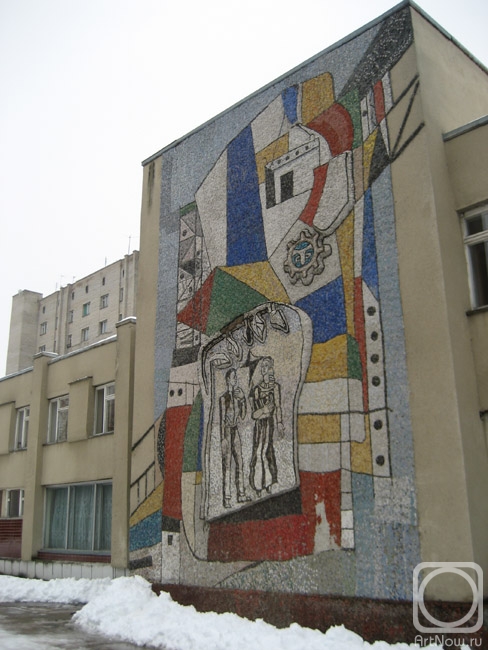 Pomelov Valentin. Mosaic on the facade of the PTU-57 g.Protvino