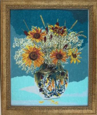 Sunflowers in a vase. Gvozdetskaya Tatiana