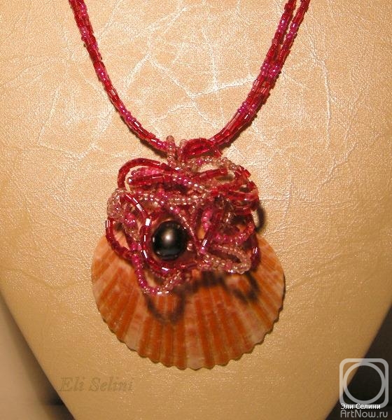 Selini Eli. Queen of pink octopuses (pendant in enlarged form)