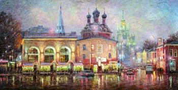 In the evening on Taganskaya square