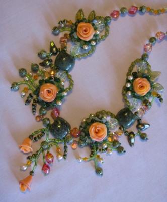 A necklace is "Aroma of tea-roses ". Ovintsovskaya Svetlana