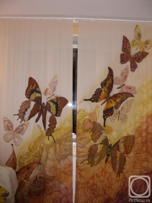 Davydova Lyudmila. Curtains "Flight of butterflies"