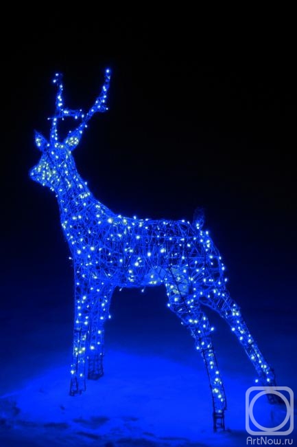 Golubtsov Aleksandr. Deer glowing