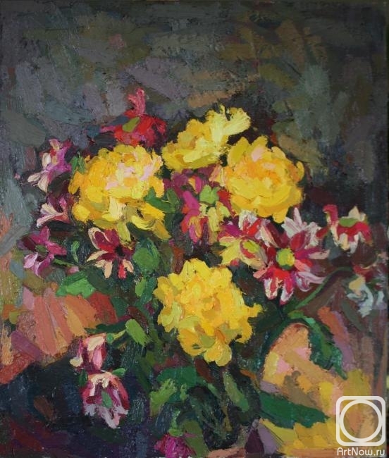 Kreynina Marina. Chrysanthemums yellow and variegated