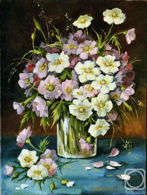 Komarovskaya Yelena. Anemones in a glass vase