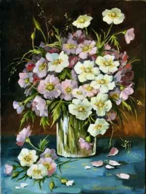 Anemones in a glass vase. Komarovskaya Yelena
